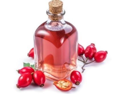 VITAMIN C ima pomembno vlogo pri sintezi kolagena v telesu. Tako je absorpcija aminokislin bolj&scaron;a, poleg tega pa vitamin C pomaga spodbuditi celično aktivnost.