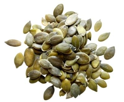 BUČNA SEMENA v prahu so polna vitaminov in mineralov, kot so: vitamin A, D, E, B1, B2, B6, C, K, B12, natrij, kalij, magnezij, kalcij, železo, fosfor, baker in cink.